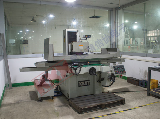 Large grinding machine